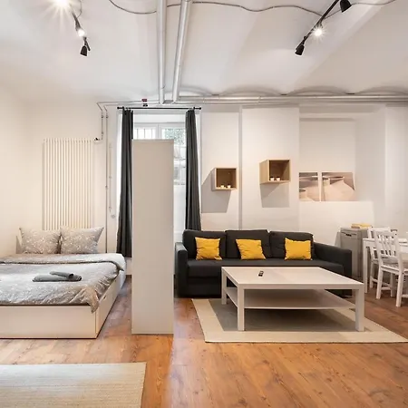 Apartment - 2 Bedroom With Great Kitchen *